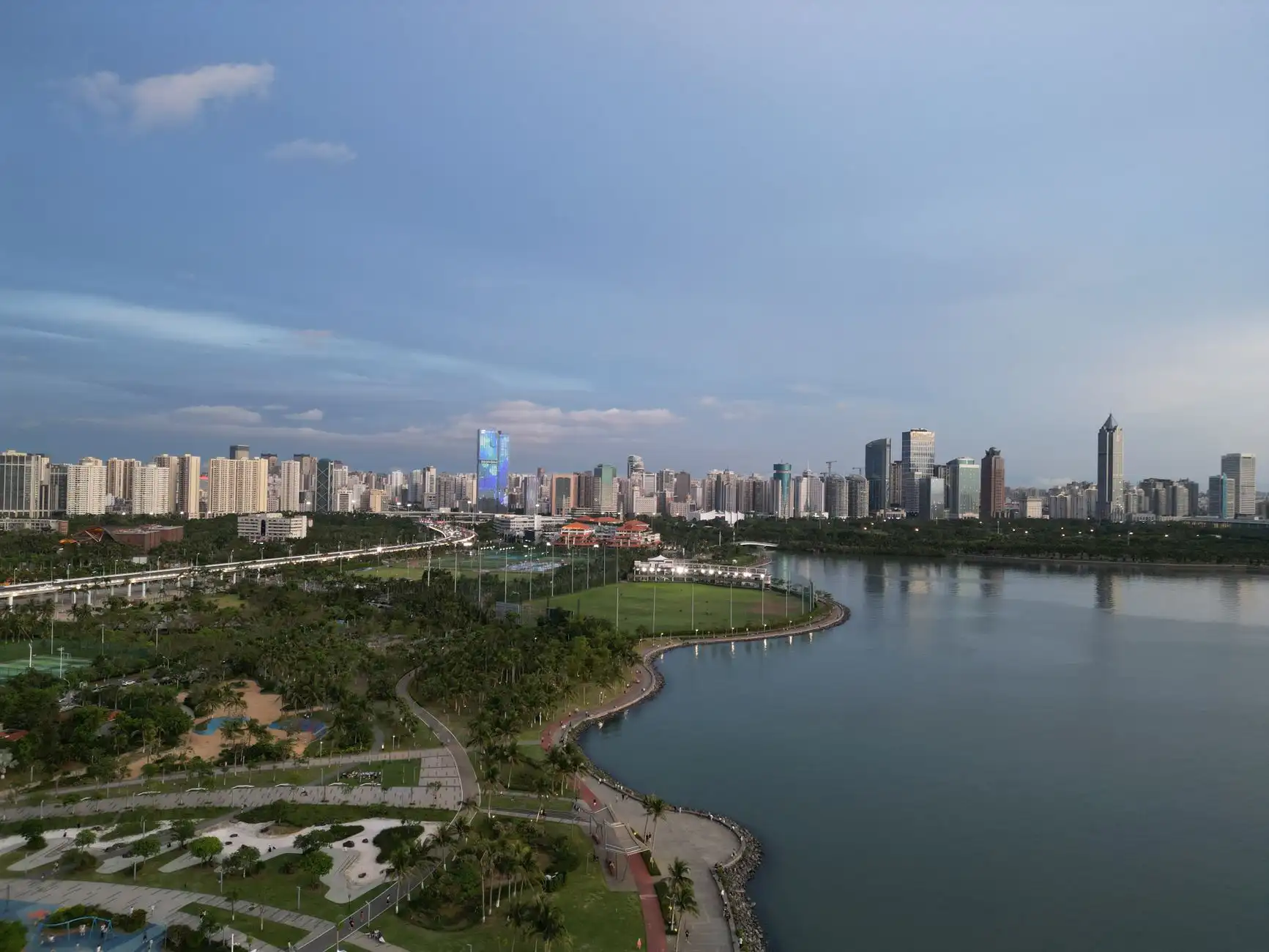 2024年安防行业技术趋势：AI摄像头与智能弱电系统的融合