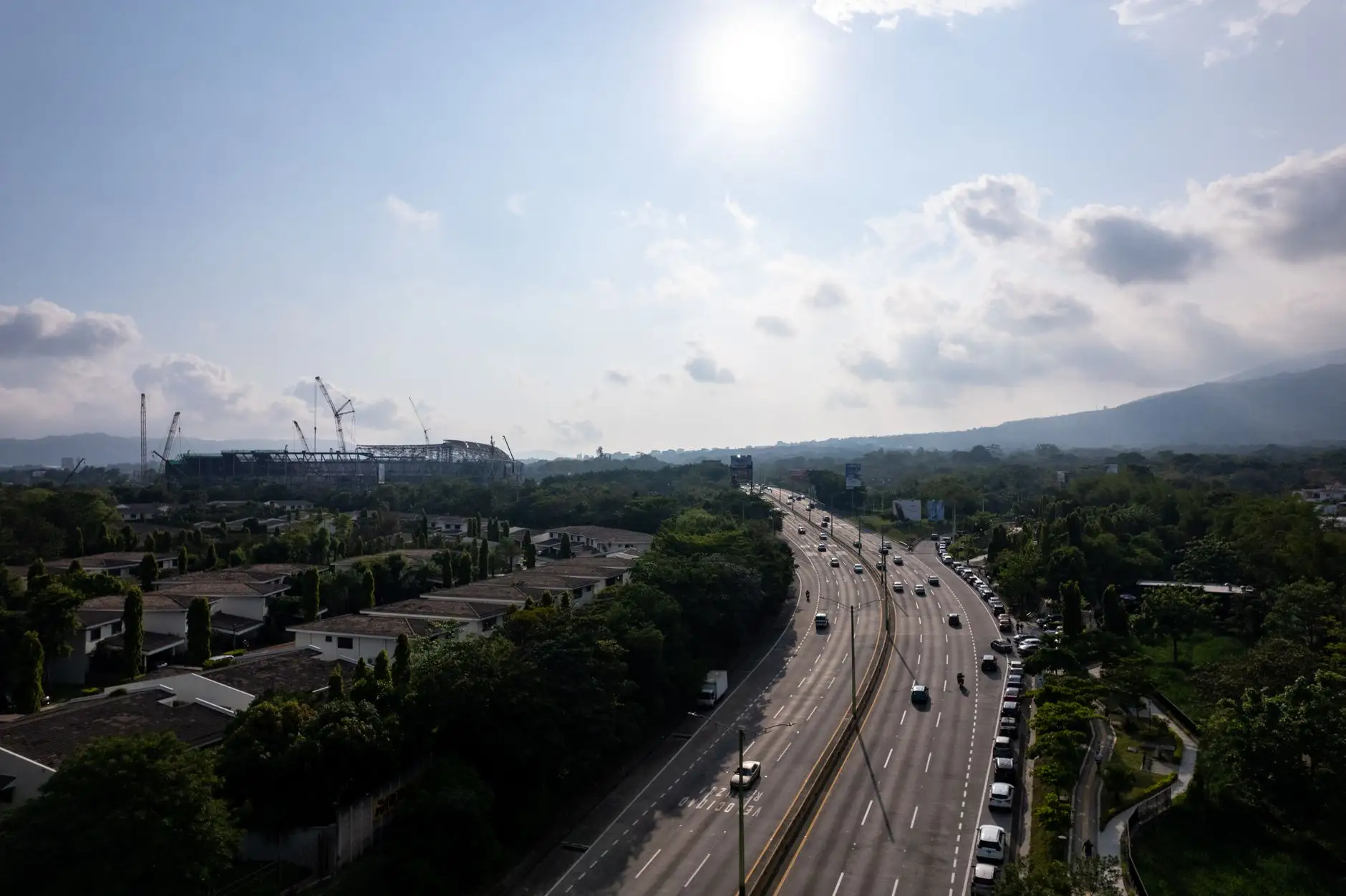 2024年弱电工程升级指南:监控摄像头像素与布线规范技术解析